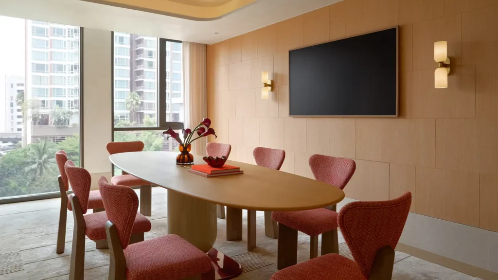 MEETING ROOM