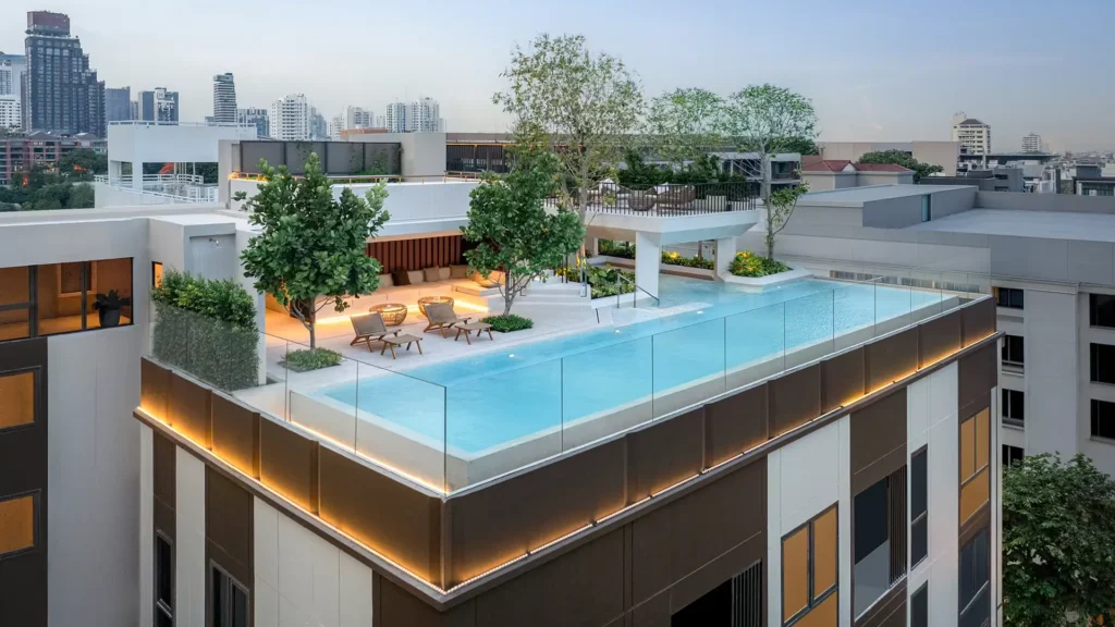 SKY POOL