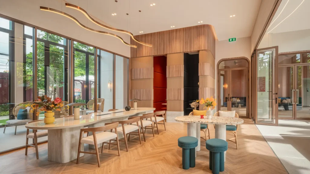 CO-WORKING SPACE