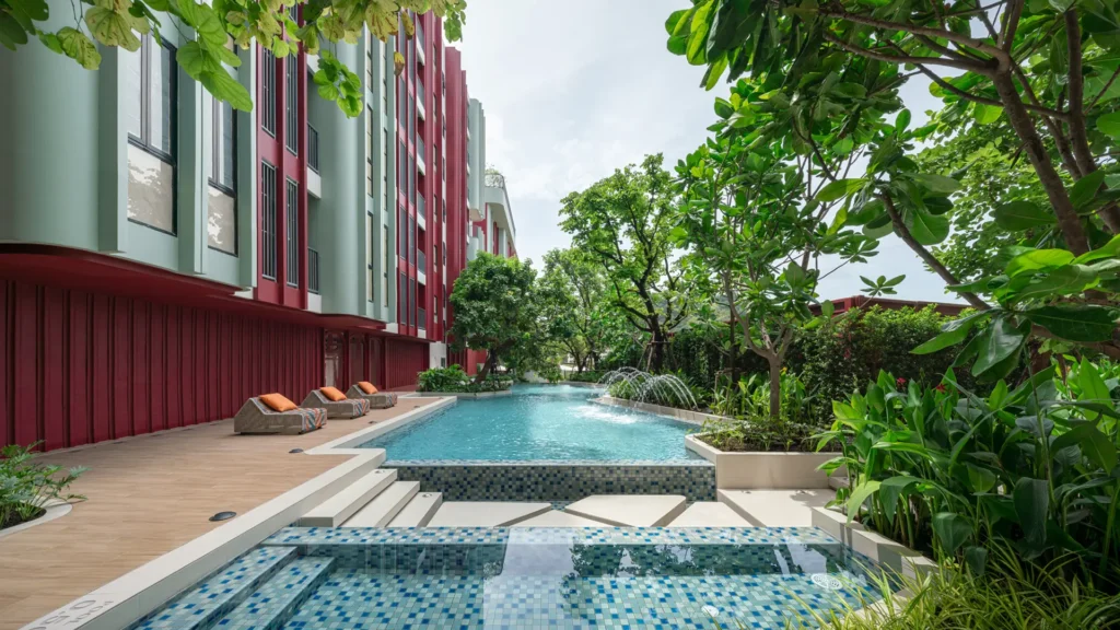 SWIMMING POOL