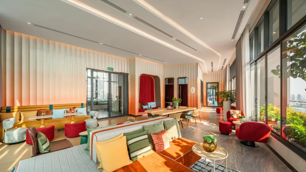 LIFE LOUNGE