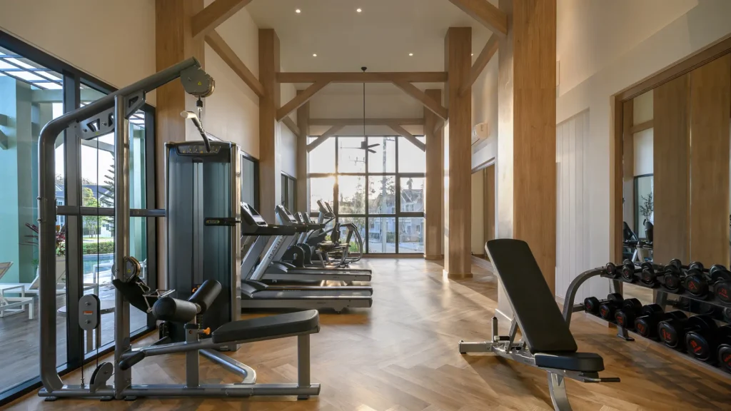FITNESS ROOM