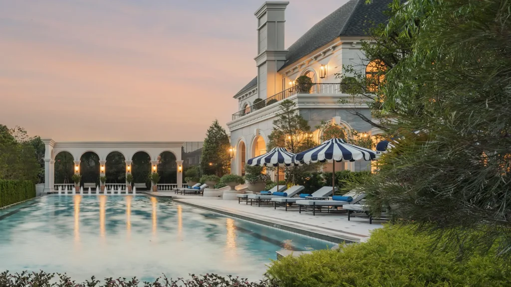 SWIMMING POOL & JACUZZI